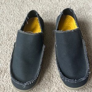 Crocs Men’s Santa Cruz Size 12